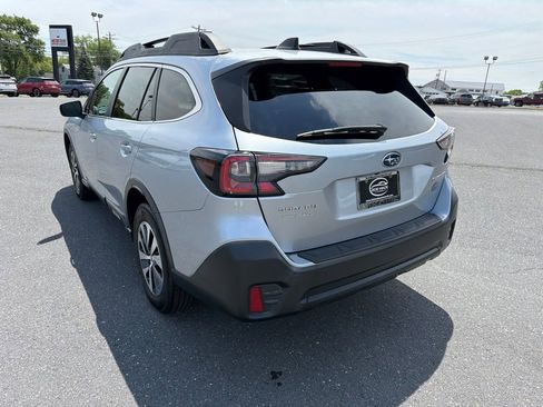 Used 2021 Subaru Outback Premium AWD/4WD image 3