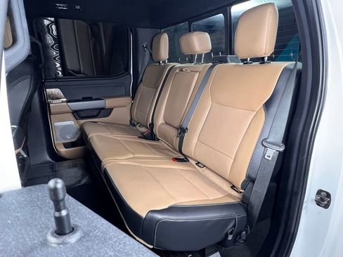 Used 2024 Ford F250 Lariat w/ Sport Appearance Package image 22