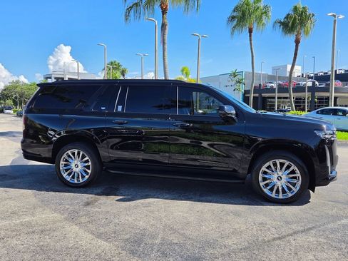 Used 2023 Cadillac Escalade ESV Premium Luxury AWD/4WD image 9