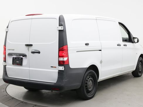 Used 2018 Mercedes-Benz Metris image 7
