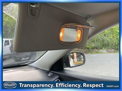 Used 2022 Jeep Cherokee Trailhawk image 32