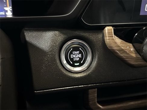 Used 2023 Chevrolet Colorado W/T image 16