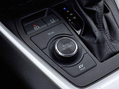 Used 2021 Toyota RAV4 XLE w/ XLE Grade Weather Package image 25