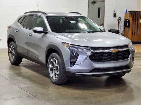 New 2026 Chevrolet Trax LT w/ Driver Confidence Package image 3