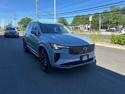 Certified 2025 Volvo XC90 B6 Plus AWD/4WD image 6