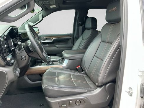 Used 2025 Chevrolet Silverado 1500 High Country w/ Technology Package AWD/4WD image 10