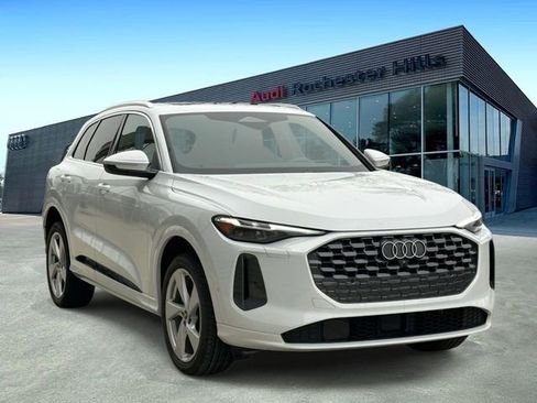Certified 2025 Audi Q5 Premium Plus w/ Premium Plus AWD/4WD image 7