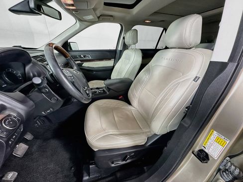 Used 2017 Ford Explorer Platinum AWD/4WD image 25