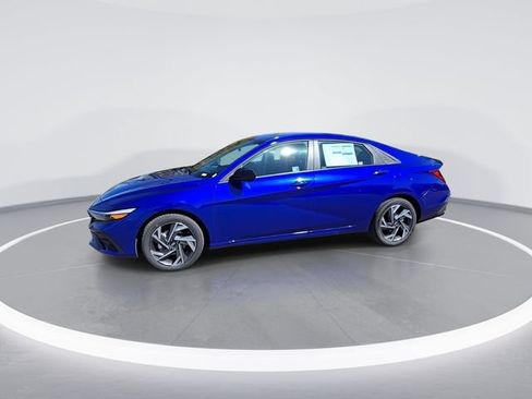 Used 2025 Hyundai Elantra Sport FWD image 4