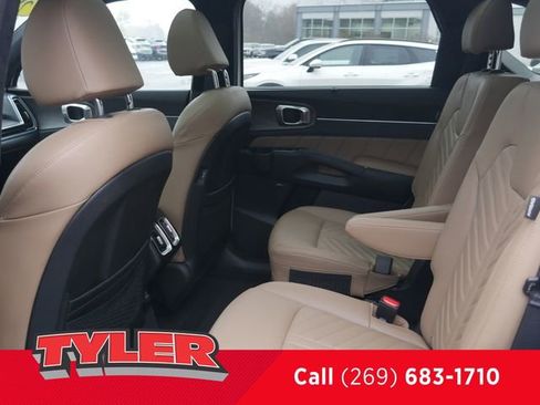 Used 2025 Kia Sorento SX Prestige w/ Olive Brown Leather Package image 44