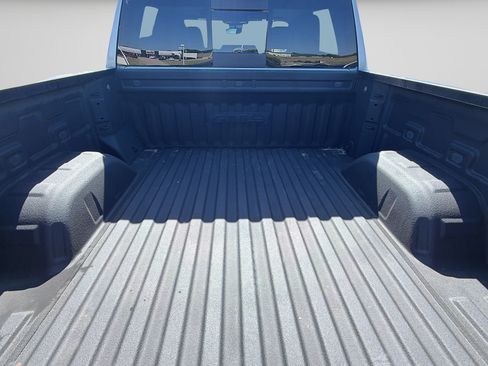 Used 2024 GMC Sierra 1500 AT4 w/ Technology Package AWD/4WD image 13