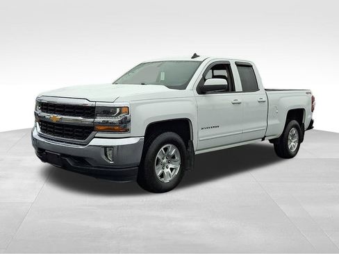 Used 2018 Chevrolet Silverado 1500 LT w/ All Star Edition image 3