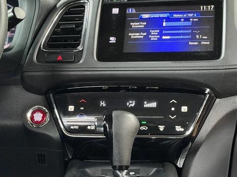 Used 2018 Honda HR-V EX image 12