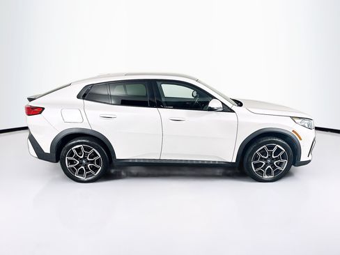 Used 2025 BMW X2 xDrive28i w/ Convenience Package AWD/4WD image 10
