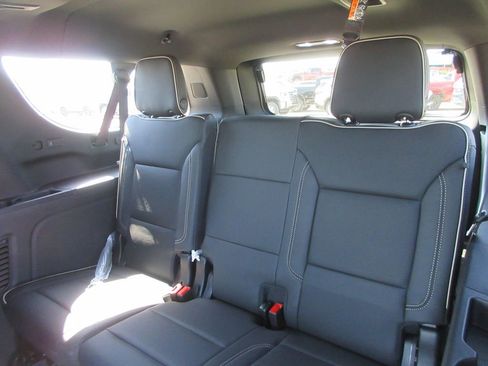 New 2026 GMC Yukon XL Elevation w/ Elevation Premium Package AWD/4WD image 13
