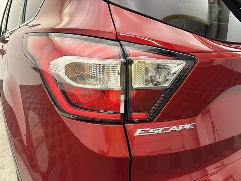 Used 2017 Ford Escape SE w/ Equipment Group 201A image 19