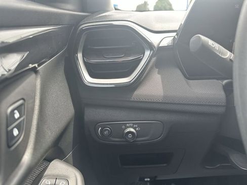 Certified 2025 Chevrolet TrailBlazer LT AWD/4WD image 20