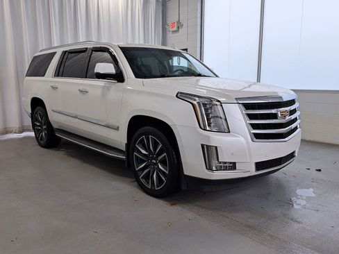 Used 2016 Cadillac Escalade ESV Luxury image 4