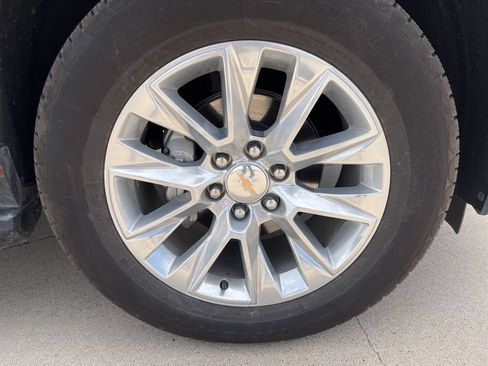 Used 2025 Chevrolet Tahoe Premier RWD image 8