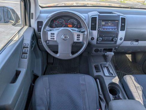 Used 2019 Nissan Frontier SV image 10
