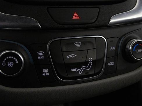 Used 2021 Chevrolet Equinox LS w/ LS Convenience Package image 25