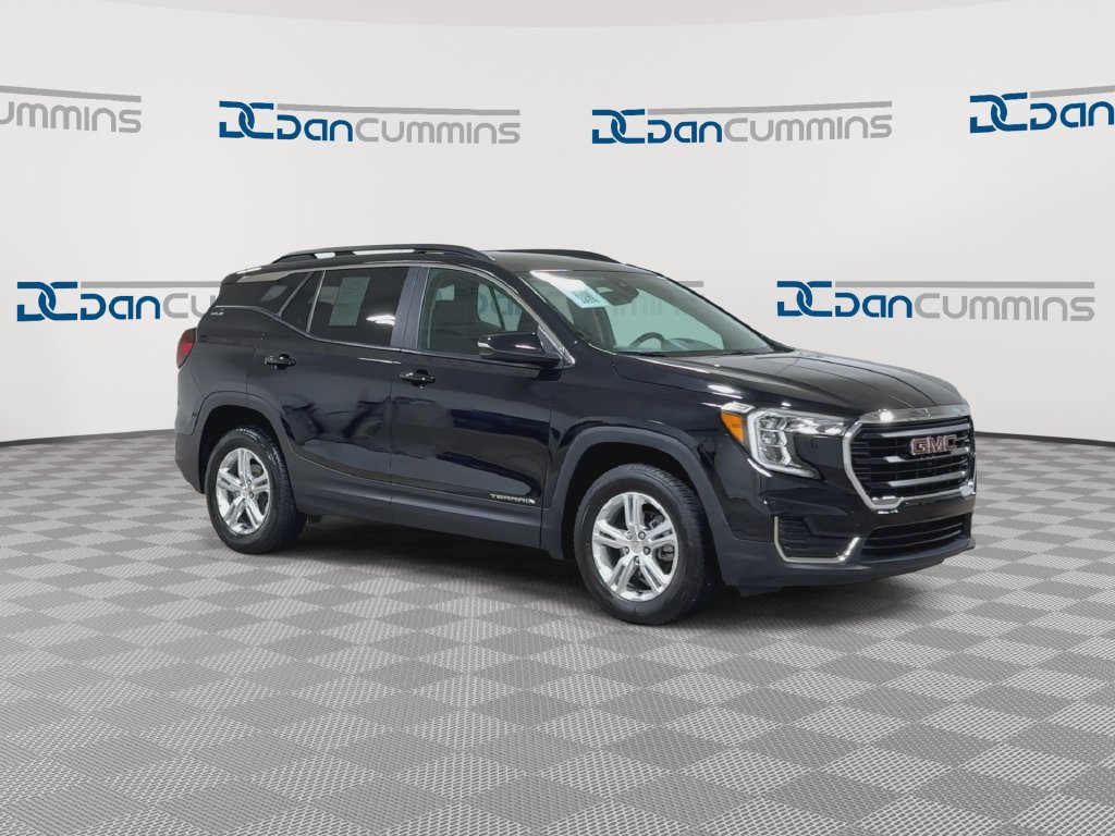 Used 2024 GMC Terrain SLE w/ Driver Convenience Package AWD/4WD image 2