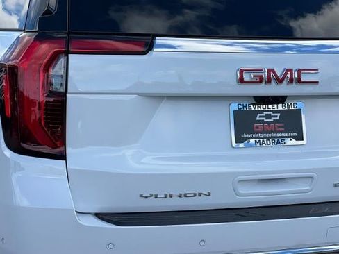New 2026 GMC Yukon XL Elevation w/ Elevation Premium Package AWD/4WD image 35