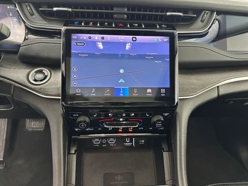 Used 2023 Jeep Grand Cherokee 4WD 4xe w/ Luxury Tech Group II image 21