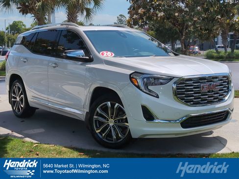 Used 2020 GMC Terrain Denali w/ Denali Premium Package FWD image 1