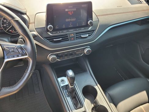 Used 2019 Nissan Altima 2.5 SR w/ SR Premium Package FWD image 25