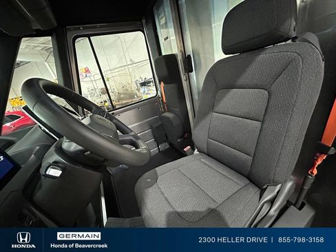 Used 2024 Chevrolet Brightdrop 400 w/ Commercial Equipment Package AWD/4WD image 25