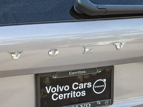 New 2026 Volvo XC60 B5 Plus w/ Climate Package PRO image 10