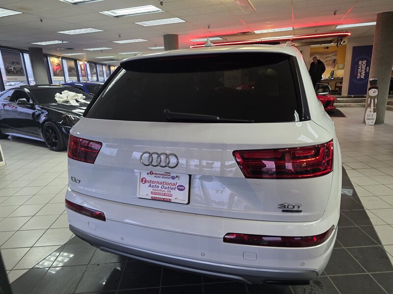 Used 2017 Audi Q7 3.0T Premium Plus w/ Premium Plus Package AWD/4WD image 8