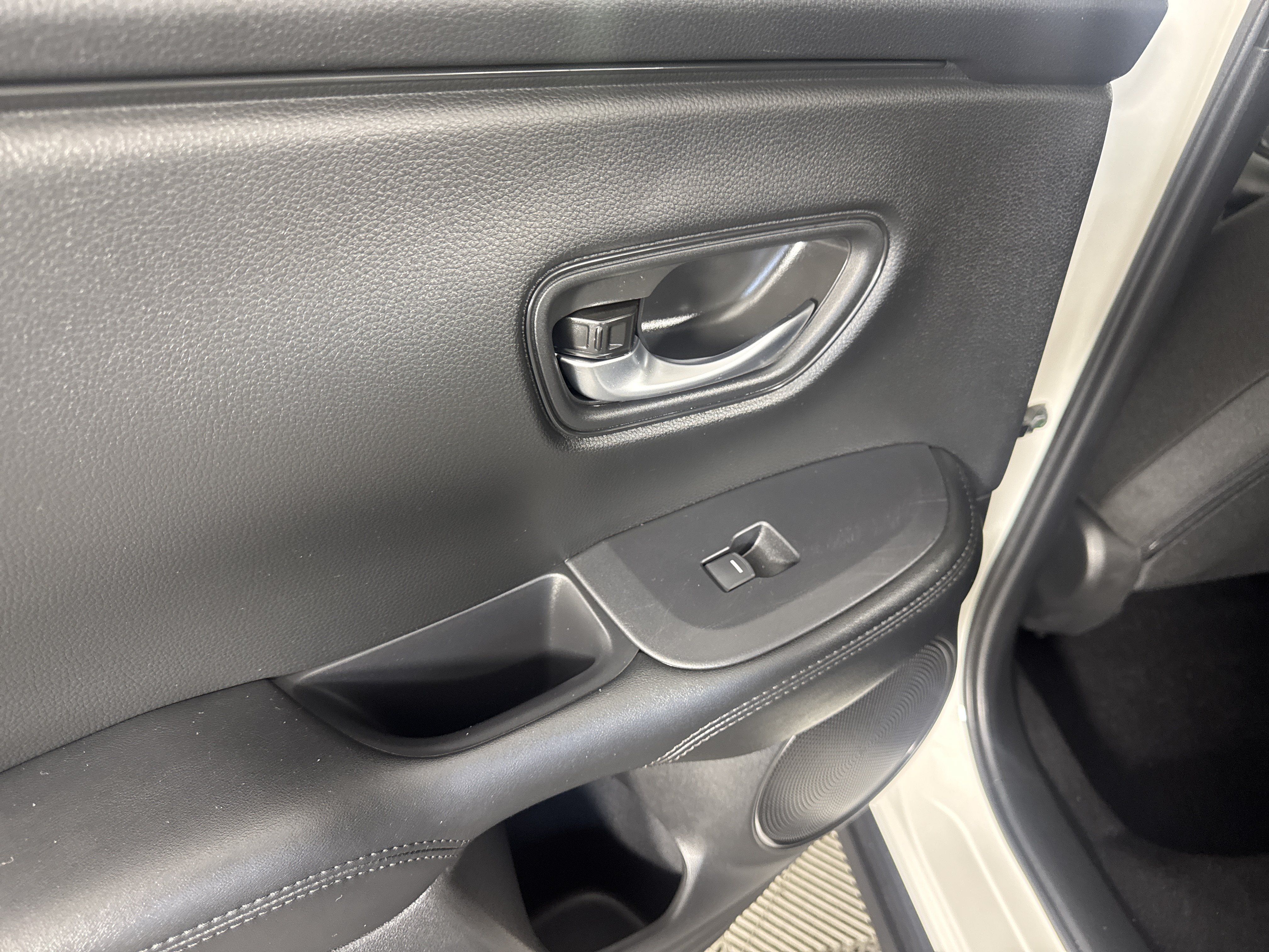 Certified 2026 Honda HR-V LX image 34