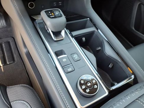 New 2026 Nissan Pathfinder SL AWD/4WD image 14