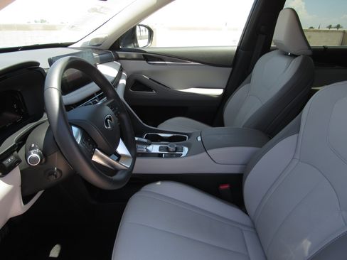 Used 2026 INFINITI QX60 Luxe w/ Family Package AWD/4WD image 16