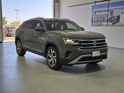 Used 2021 Volkswagen Atlas Cross Sport SEL Premium AWD/4WD image 2