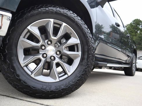 Used 2021 Chevrolet Silverado 1500 LT w/ Z71 Off-Road Package image 24