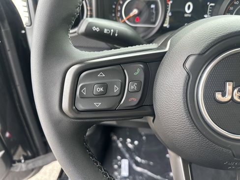 New 2025 Jeep Gladiator Mojave image 17