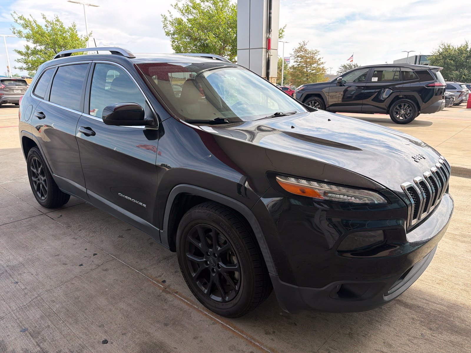 Used 2016 Jeep Cherokee Latitude FWD image 24
