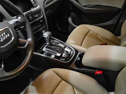 Used 2017 Audi Q5 2.0T Premium Plus w/ Technology Package AWD/4WD image 28