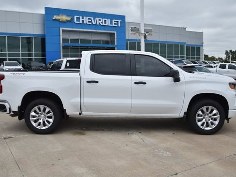 New 2026 Chevrolet Silverado 1500 Custom image 3