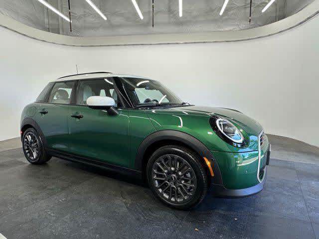 Used 2026 MINI Cooper 4-Door Hardtop FWD image 7