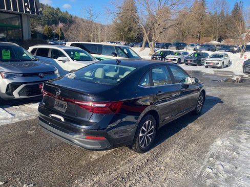 Used 2025 Volkswagen Jetta S image 4