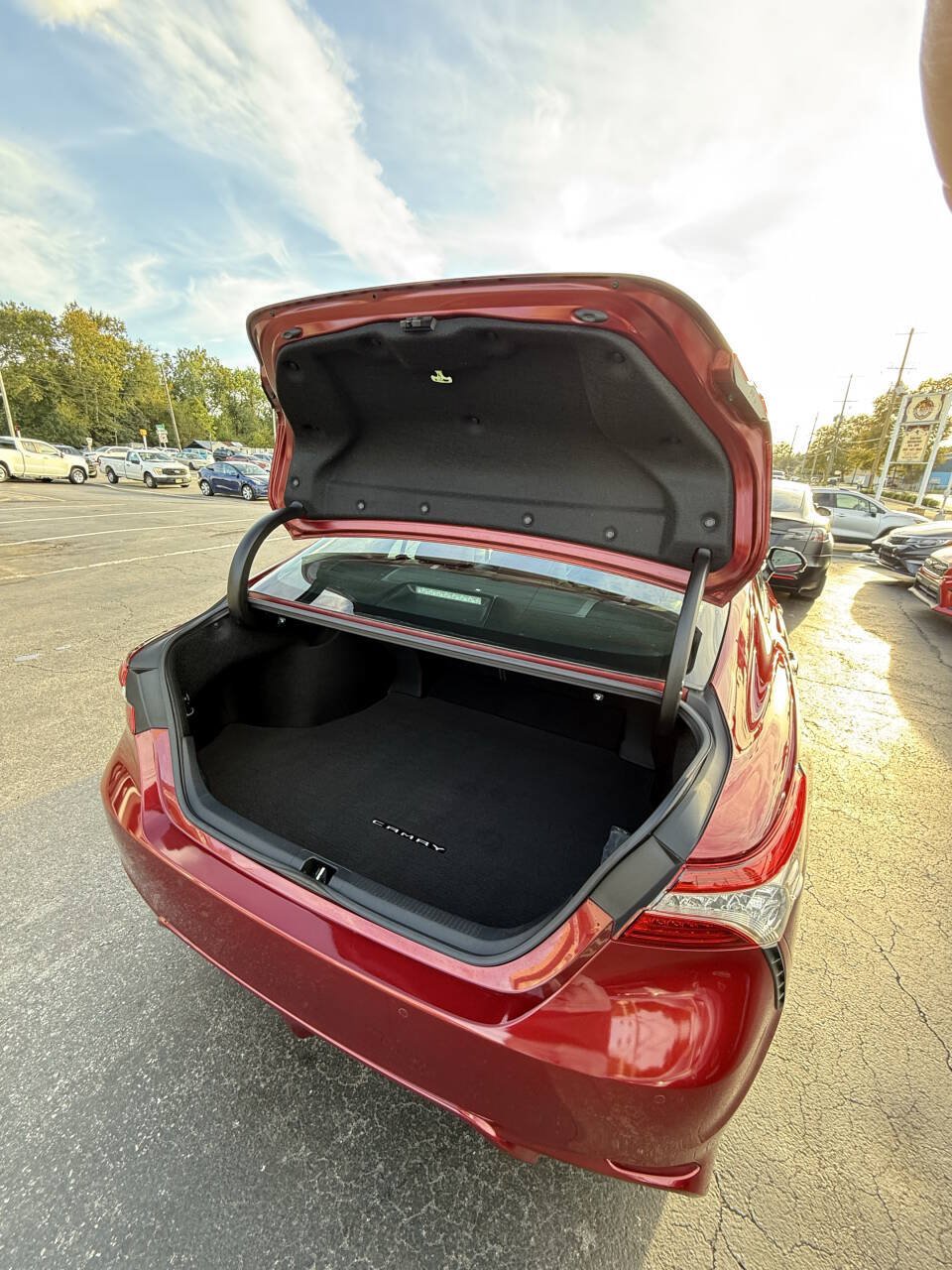 Used 2018 Toyota Camry XSE FWD image 15