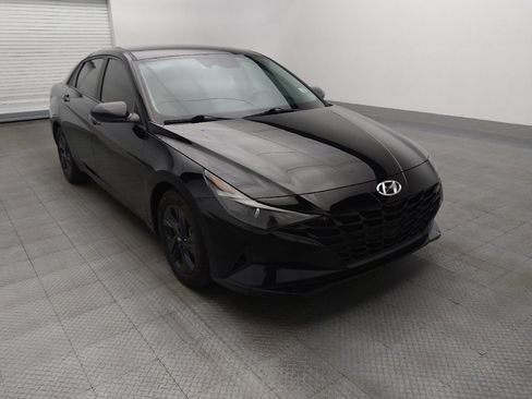 Used 2023 Hyundai Elantra SEL w/ Preferred Accessory Package image 13