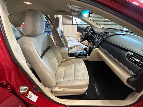 Used 2014 Toyota Camry LE FWD image 37