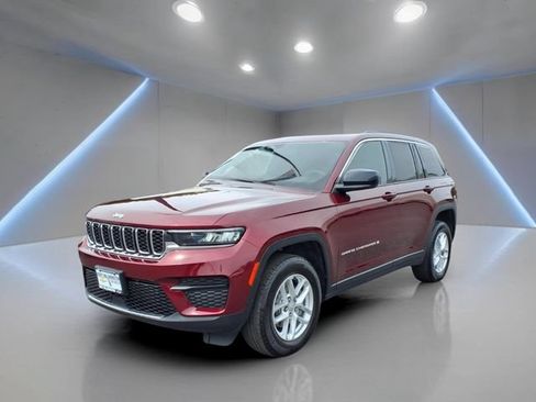 Used 2024 Jeep Grand Cherokee Laredo X w/ Luxury Tech Group I AWD/4WD image 10