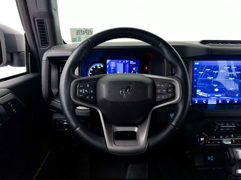 Used 2024 Ford Bronco Badlands AWD/4WD image 3