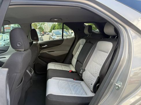 Used 2019 Chevrolet Equinox LT FWD image 14